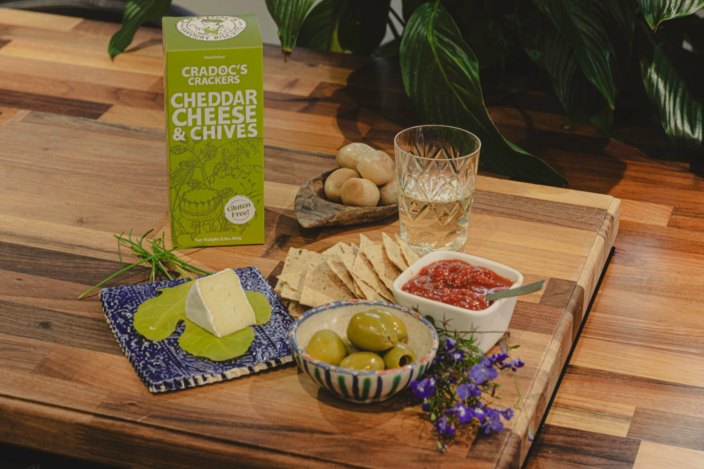Cradoc’s Gluten-Free Cheddar Cheese and Chive Crackers