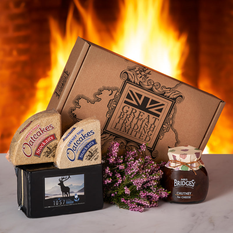 Scottish Cheese Gift Hamper with 1057 Extra Mature Cheddar, Chutney and Oatcakes